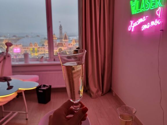 А. laser, интерьер