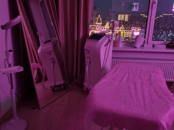 А. laser, интерьер
