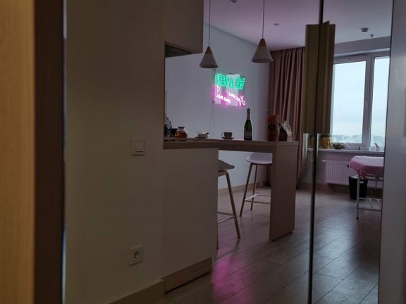 А. laser, интерьер