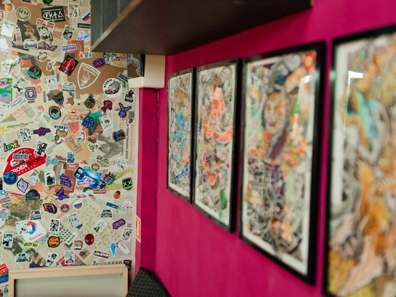 Aarapov tattoo, интерьер
