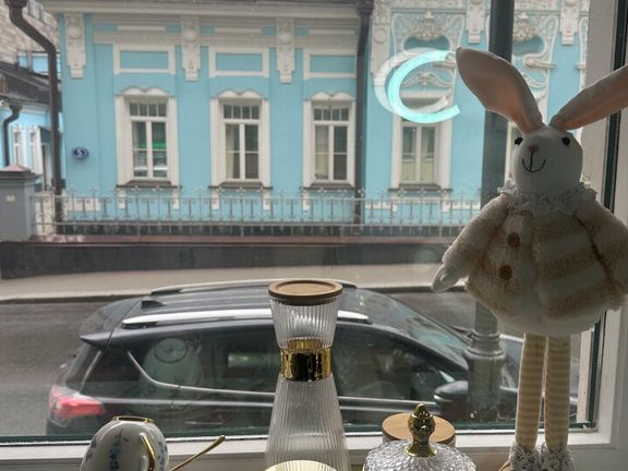 Агент Перманент, интерьер