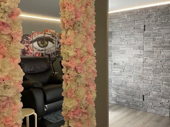 Aleksa Lashes, интерьер