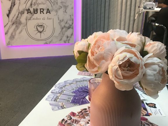 Aura, интерьер
