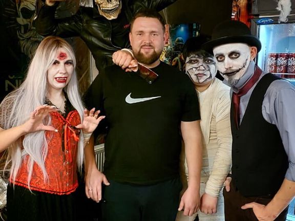 Белый Череп, интерьер