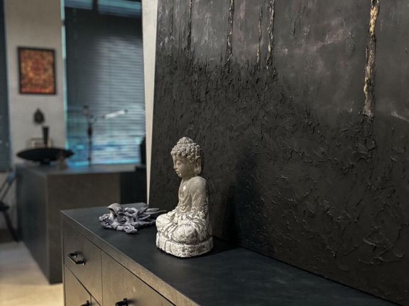 Black Mantra, интерьер