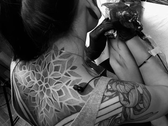 Bloodstain Tattoo, интерьер