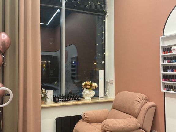 Bloom nail bar, интерьер