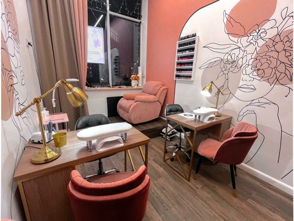 Bloom nail bar, интерьер