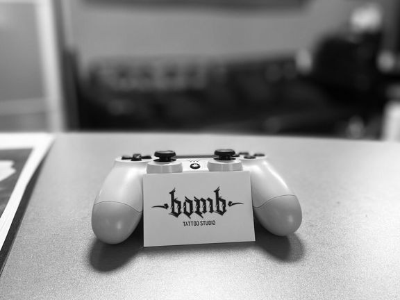 Bomb, интерьер