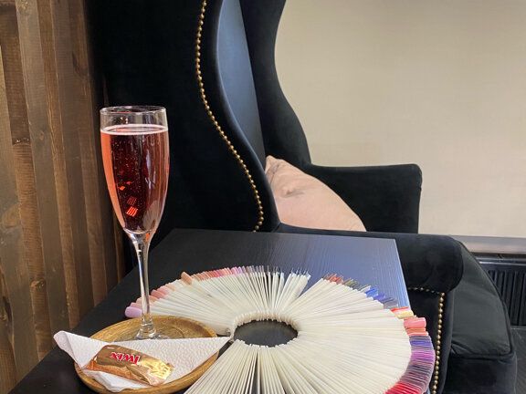 Bond’s Girl Beauty, интерьер