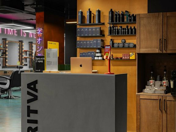 Britva, интерьер