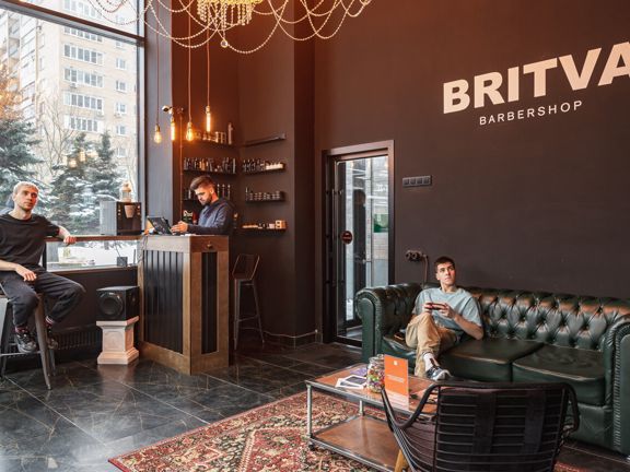Britva, интерьер