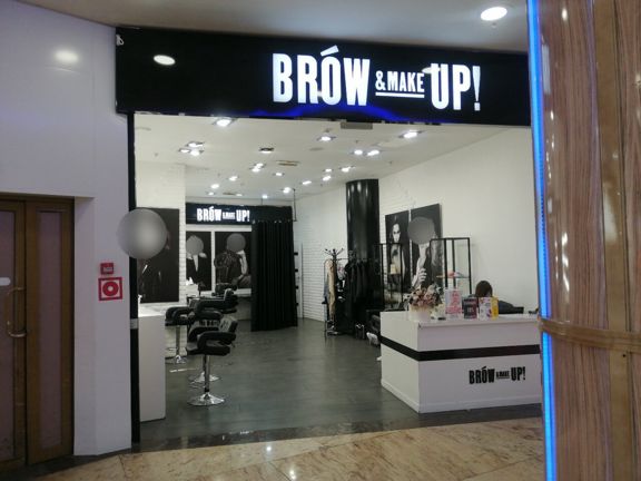 Brow & Make Up!, интерьер