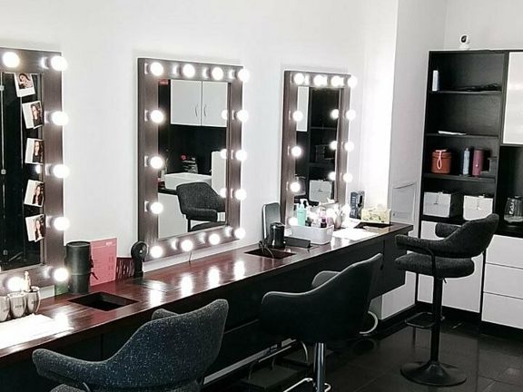 Brow & Make Up!, интерьер