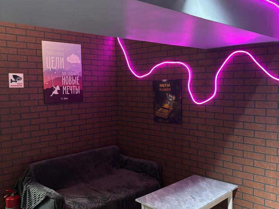Brow&Nails Lounge 🫐, интерьер