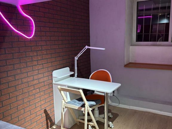 Brow&Nails Lounge 🫐, интерьер