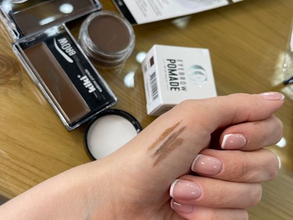 Browbar, интерьер