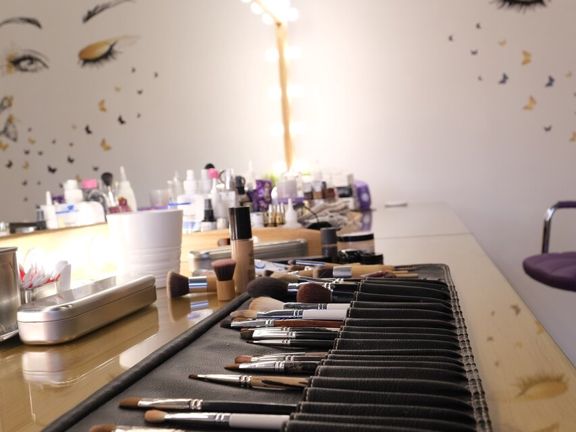 Browbar, интерьер