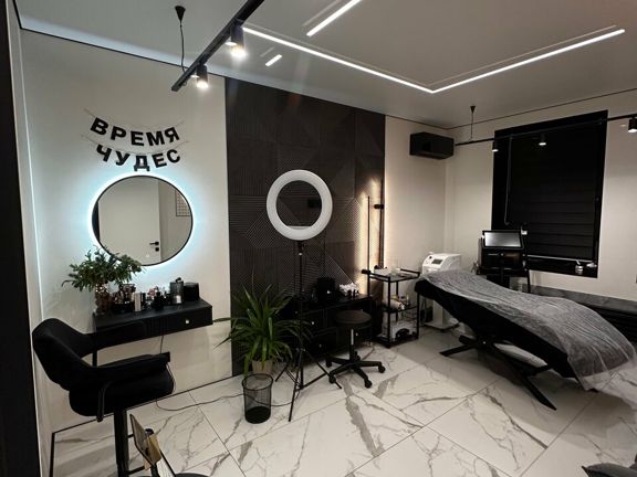 BrowLipStar, интерьер