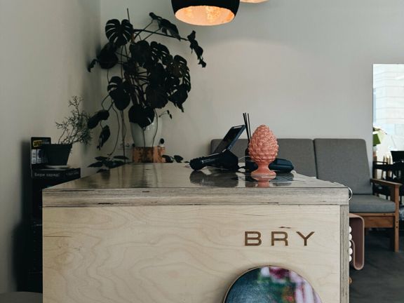 Bry, интерьер