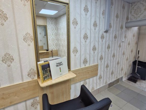Цирюльникъ, интерьер