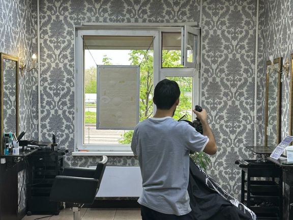 Цирюльникъ, интерьер