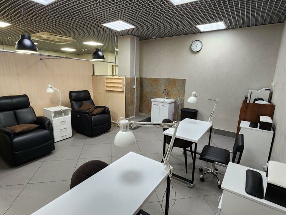 Цирюльникъ, интерьер
