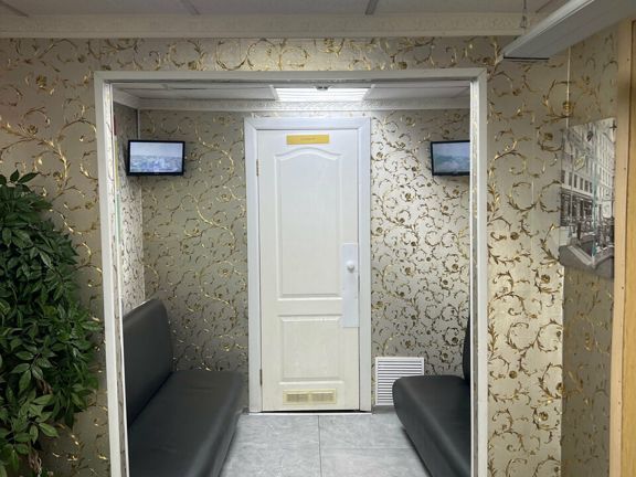 Цирюльникъ, интерьер