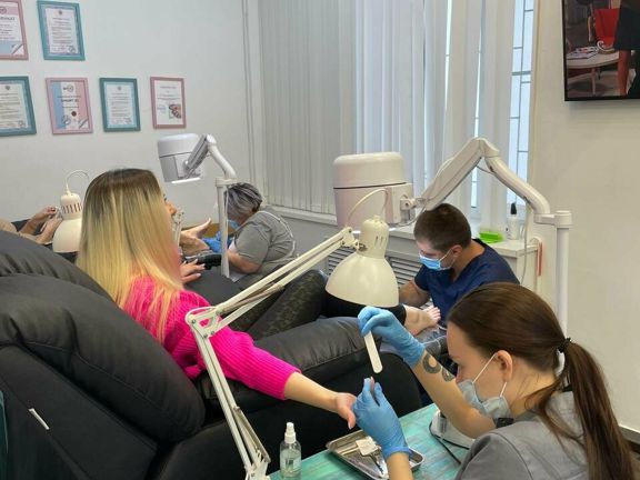 Come for nails, интерьер
