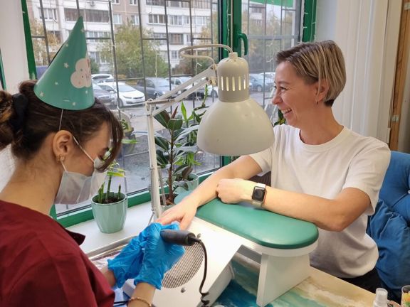 Come for nails, интерьер