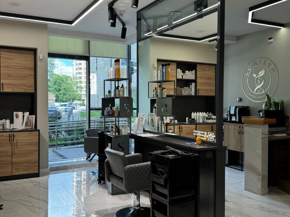 Concern Beauty, интерьер