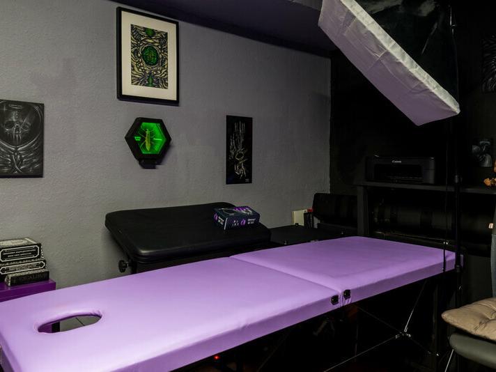 Cranium tattoo, интерьер