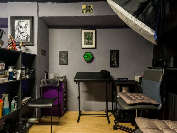 Cranium tattoo, интерьер