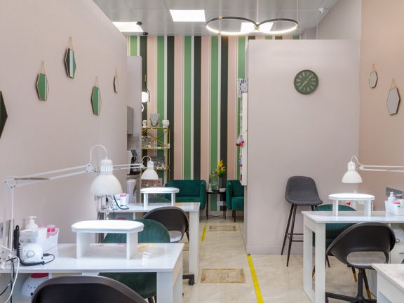 Disalon, интерьер