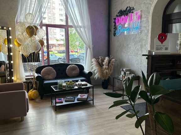 Dolls beauty lab, интерьер