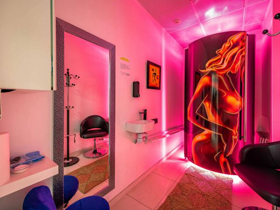 Dr. Laser, интерьер