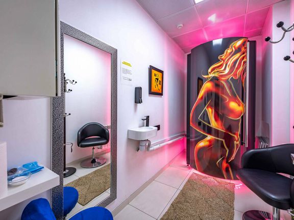 Dr. Laser, интерьер
