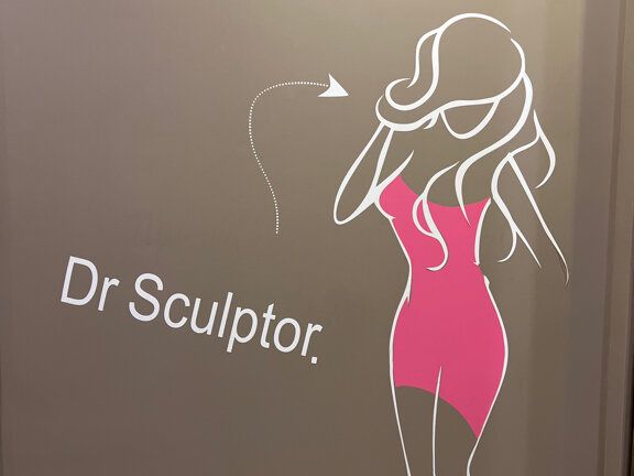 Dr. Sculptor, интерьер