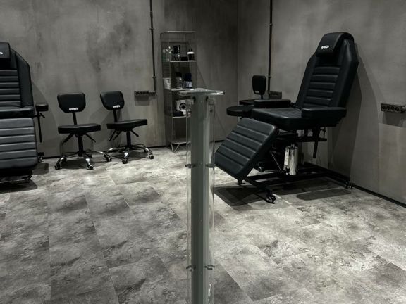 Dysphoria Tattoo Studio, интерьер
