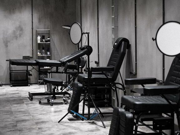 Dysphoria Tattoo Studio, интерьер