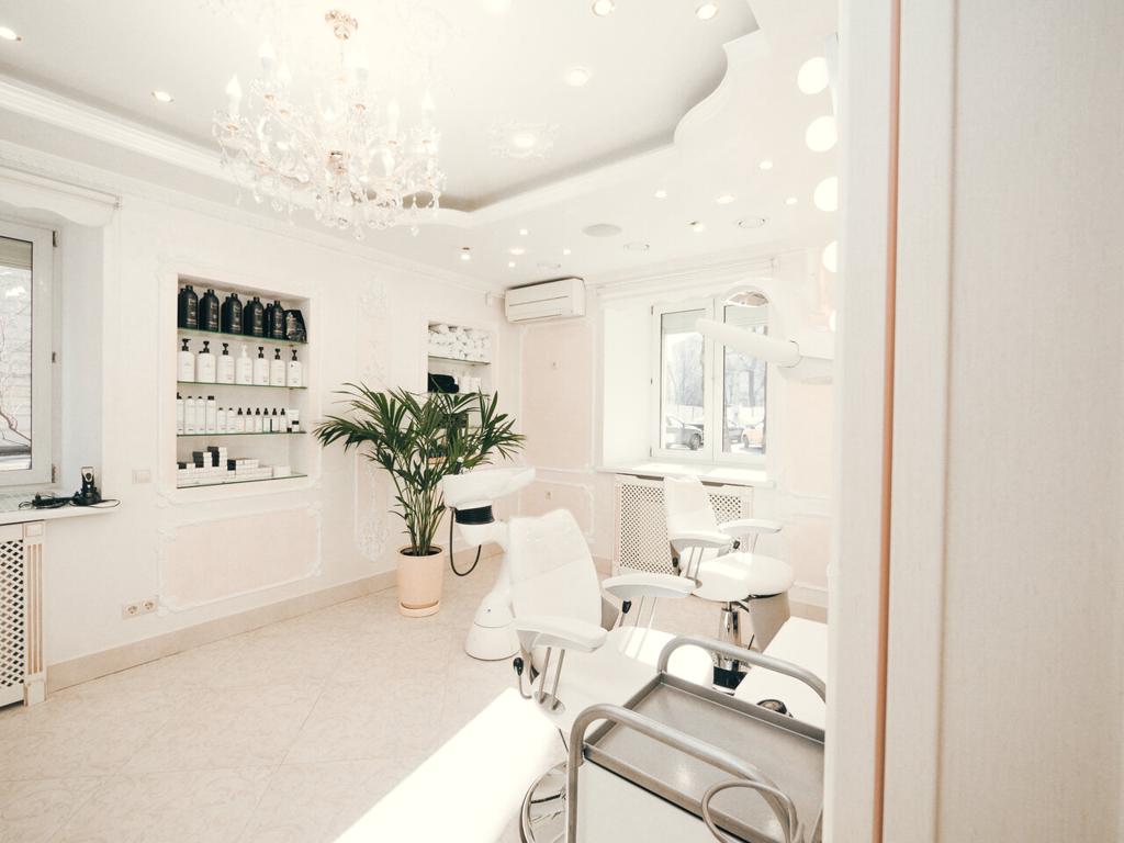 Ed Beauty, интерьер
