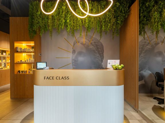 Face Class, интерьер