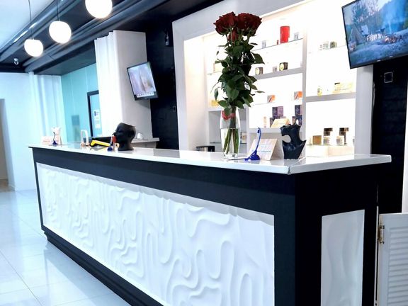 Facelifting, интерьер