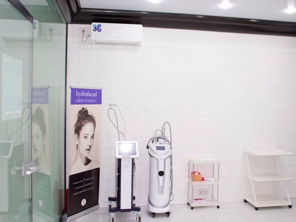 Facelifting, интерьер