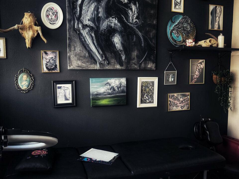 Family ink tattoo, интерьер