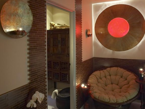 First SPA, интерьер