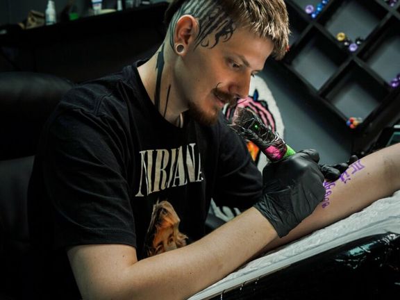 Gabar tattoo, интерьер