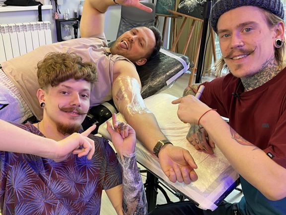 Gabar tattoo, интерьер