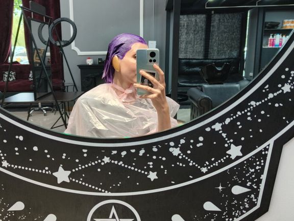 Hair Witches, интерьер