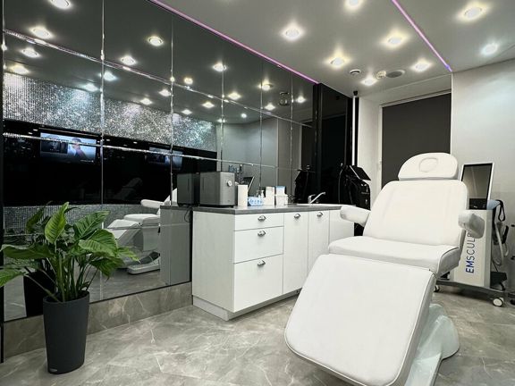 Hollywood Beauty House, интерьер